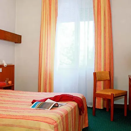 Hotel De La Cloche